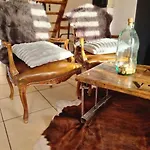 La Parenthese Apartment *