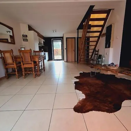 アパート La Parenthese マルシュ・アン・ファメンヌ