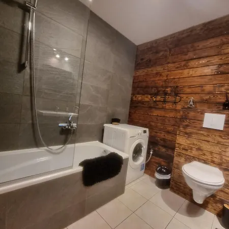 La Parenthese マルシュ・アン・ファメンヌ