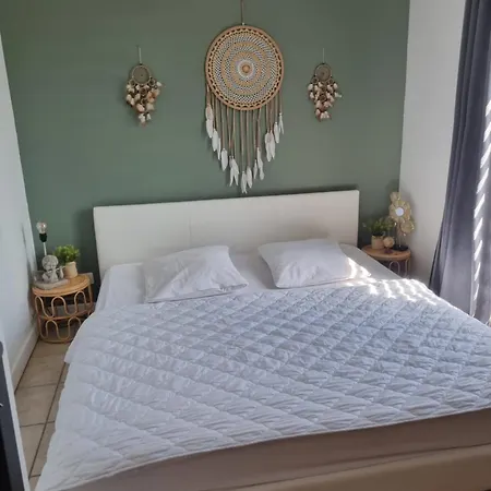 La Parenthese * マルシュ・アン・ファメンヌ