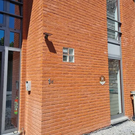 La Parenthese アパート マルシュ・アン・ファメンヌ